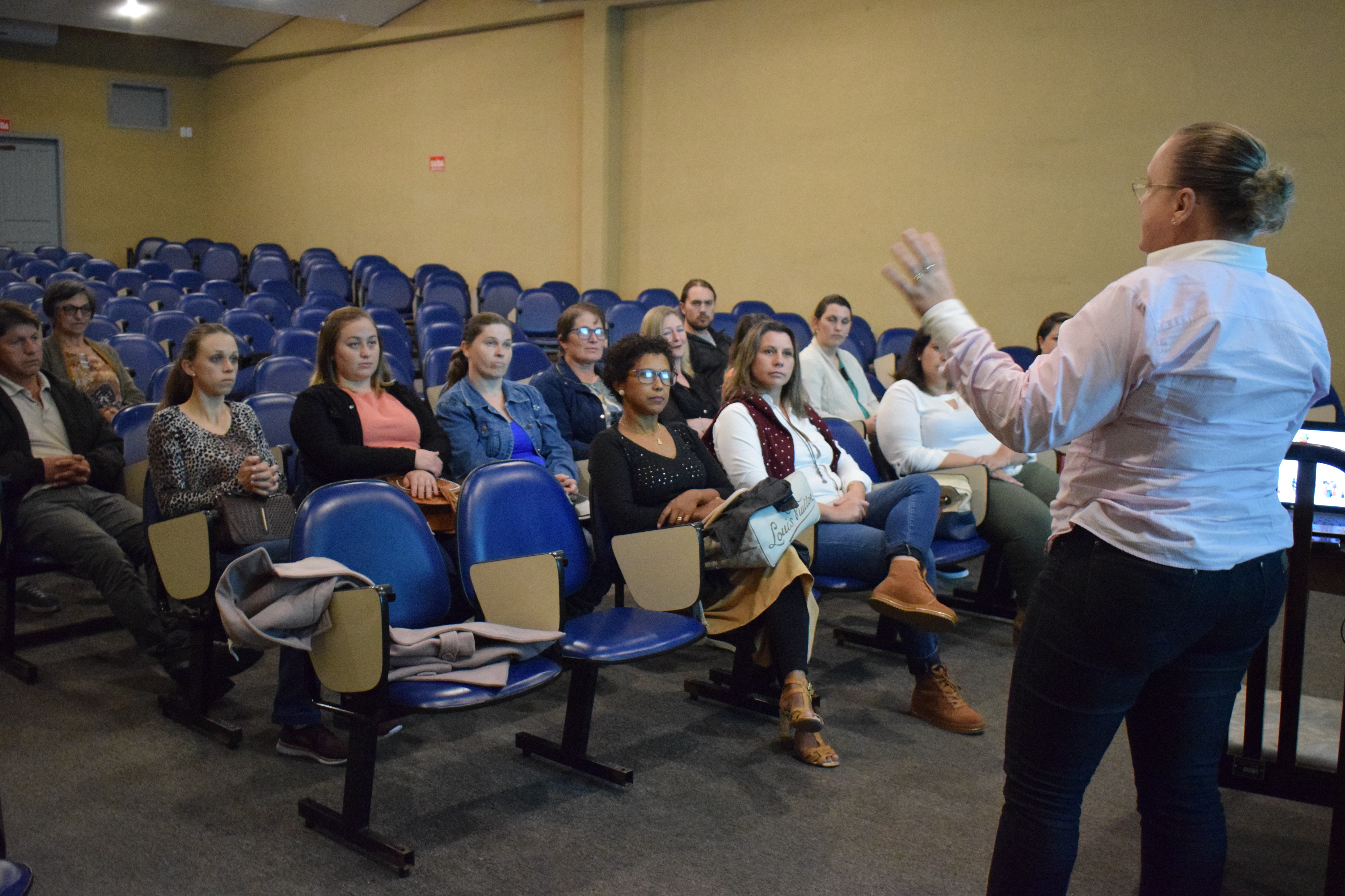 Read more about the article Amunesc realiza capacitação dos candidatos ao Conselho de Tutelar de Campo Alegre