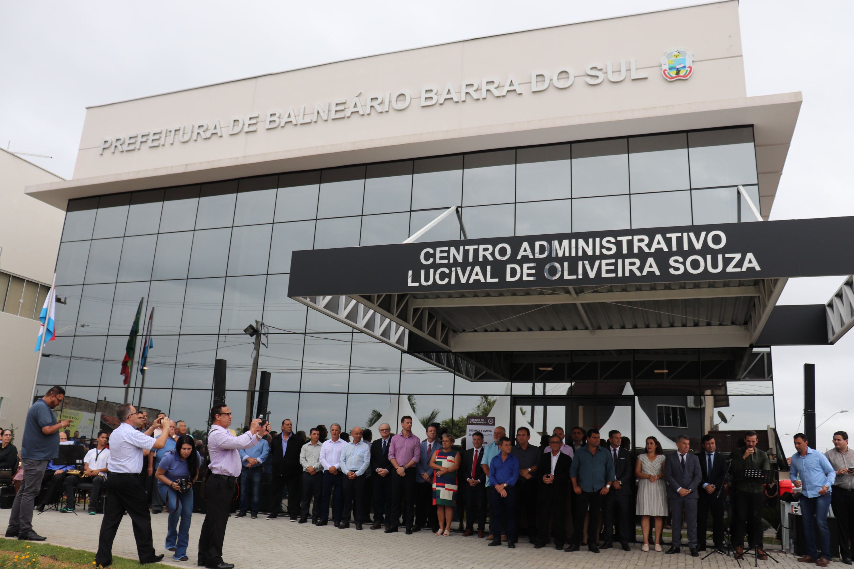 Read more about the article Inaugurada a primeira sede própria da Prefeitura de Barra do Sul