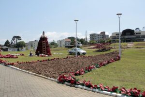 Read more about the article Iniciada a colocação da Decoração Natalina na cidade