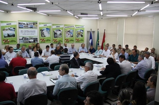 You are currently viewing Criação da Região Metropolitana de Joinville é discutida em reunião na Agência de Desenvolvimento Regional