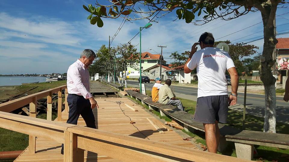 Read more about the article Deck e Trapiche do Bairro Costeira são Reconstruídos