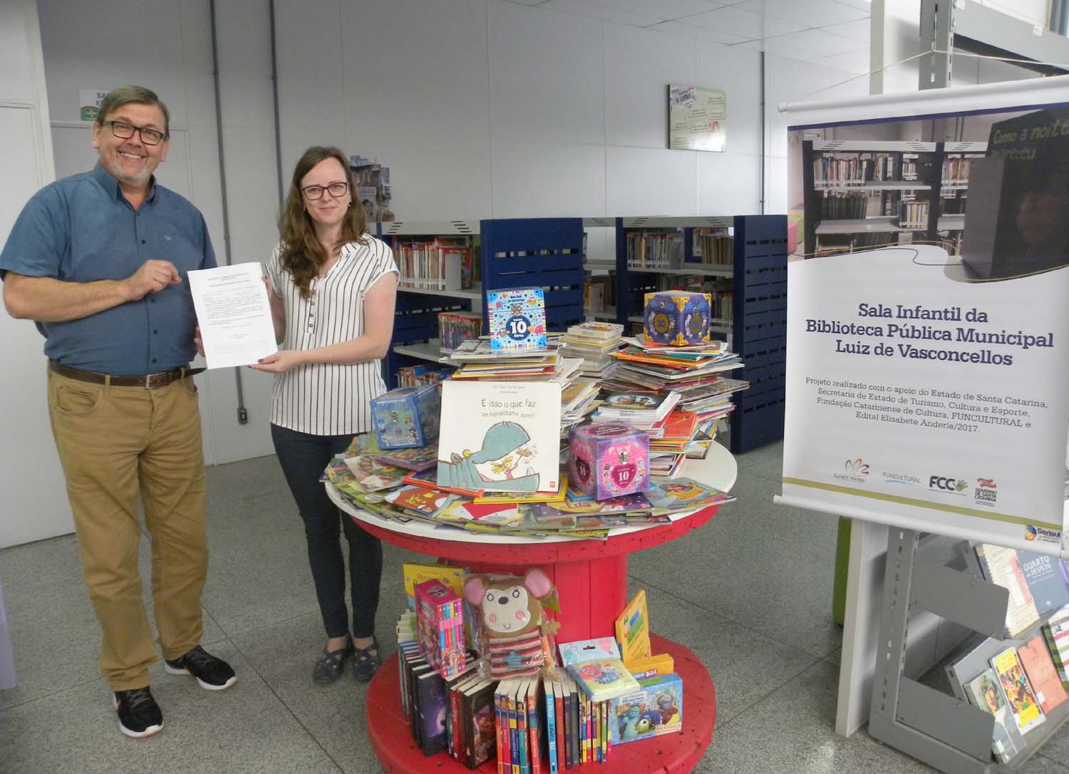 Read more about the article Projeto selecionado reverte em novos livros para a sala infantil da biblioteca