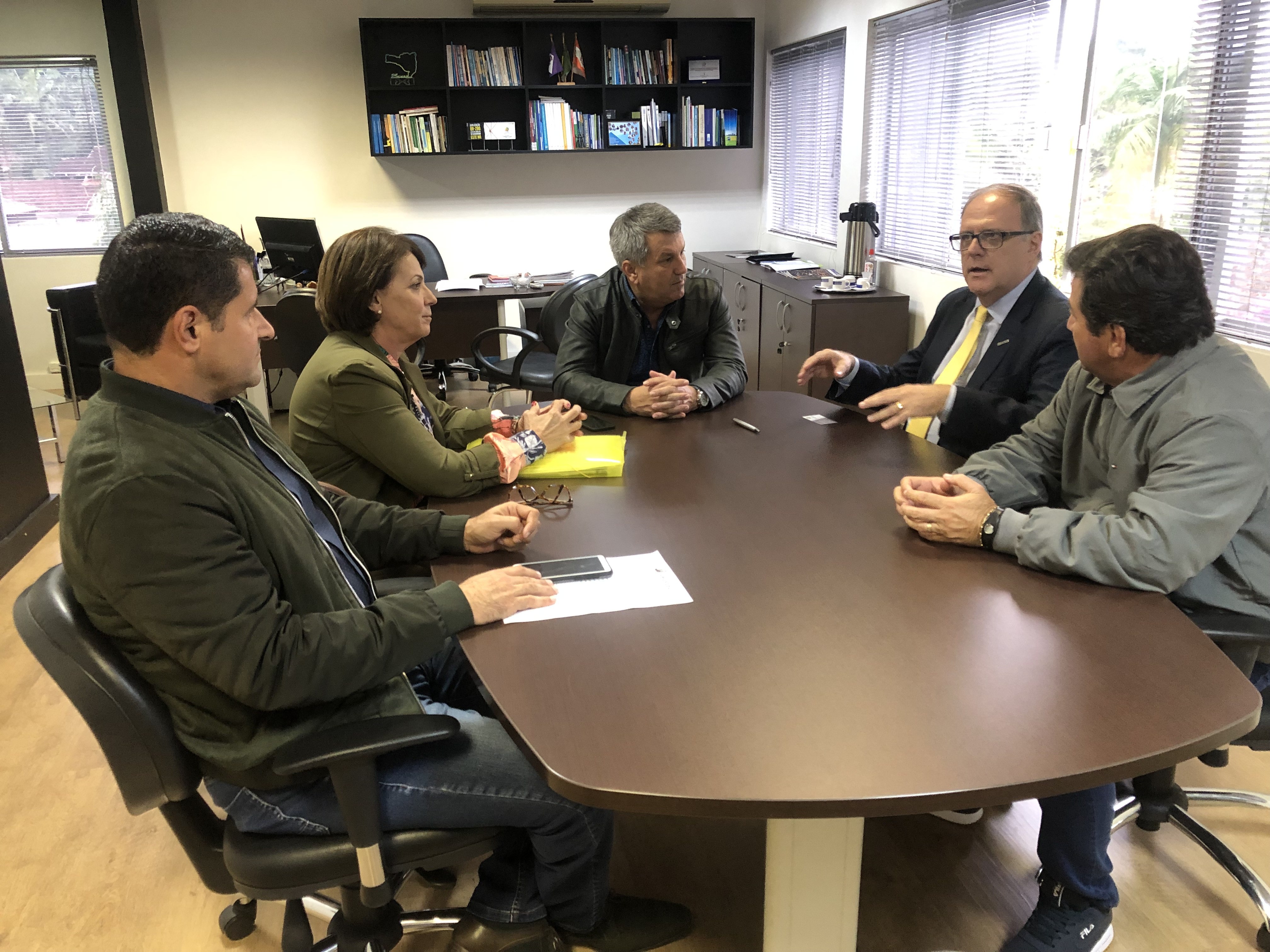 Read more about the article Reunião na Amunesc negocia a implantação de polo da Udesc em Balneário Barra do Sul