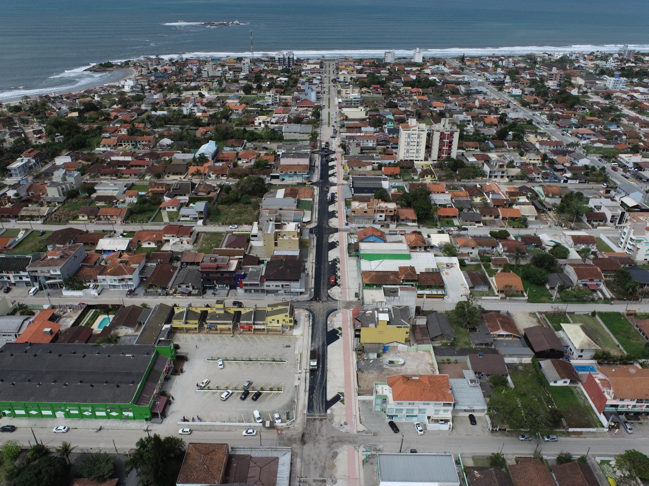 Read more about the article Prefeitura de Itapoá segue em obras de melhorias em avenida que liga à orla